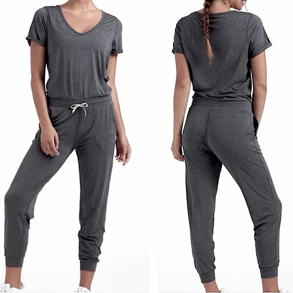 Vuori All Day Jumpsuit Size Small Charcoal Gray Short Sleeve V-Neck Pockets
